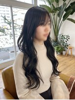 コムヘアー(COM HAIR) ロングウェーブ。
