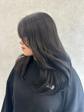 ラブズラフズ 下上津役店 (Loves Laughs) ダークグレー×レイヤースタイル
