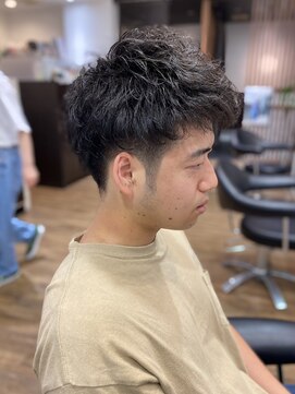 クロ ヘアー(CURRO HAIR) メンズ、パーマ、刈り上げ