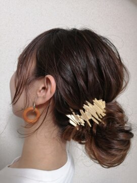 アマランスロザ(amaranth ROZA) シニヨンアレンジ