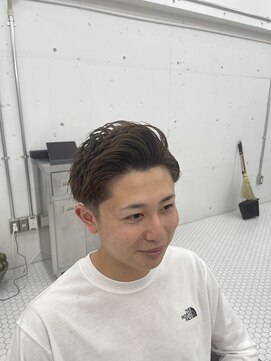 ウェルネス(Wellness) メンズ眉毛パーマフェードスパイラルパーマ5