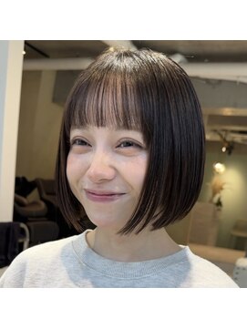 ティア(Tia.) 縮毛矯正/髪質改善トリートメント/ミディアムヘア/グレージュ