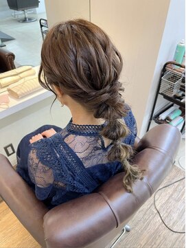 ディア(.eer) ヘアセット/結婚式お呼ばれヘア/編みおろし