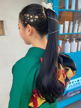 ガーデンヨコハマ(GARDEN YOKOHAMA) ヘアアレンジ 成人式 卒業式 振袖 金箔 ハイポニー タイト 水引