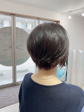 リーヴァ プラス(RIVA +) 前下がりショート