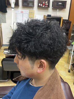 カットインタマヤマ(cut in TAMAYAMA)の写真/【花巻★メンズ】人気再燃中！ナチュラルなくせ毛感・ふんわり毛流れを創るアイロンパーマ★＜理容室＞