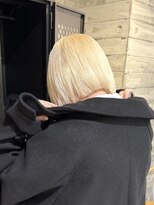 ヲタク(wotaku.)&nbsp;抜きっぱなしブリーチブロンドヘアケアブリーチ切りっぱなしボブ