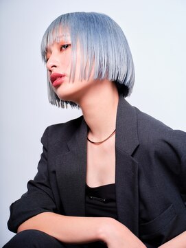 ヴァーディ オモテサンドウ(Vardy omotesando) 切りっぱなしボブ×ペールブルー