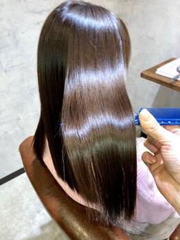 エスト(est)の写真/老舗髪質改善専門店が厳選したトリートメントで、髪の内側から綺麗に♪一度の施術で違いが分かる!