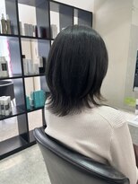 リー 尼崎(Lee) 「透明感ブルー×くびれボブ」