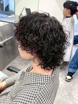 ワンズナゴヤ 名古屋栄店(ONE's NAGOYA) スペインカールスパイキーショートブルーブラックフェザーパーマ