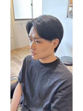 ダーチャ(Datsche) センターパートスタイル　ナチュラルヘア