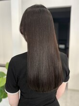 【持続力×圧倒的艶】大人女性のパサつき・うねりを解消。高濃度水素ウルトワ×シルミアプロの本格髪質改善