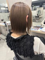 フレーム スクエア ぱつっとボブ