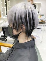 デイズ(days)&nbsp;ウルフレイヤー　ウルフカット　ジェンダーレスショートホワイト