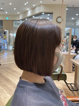 カシータ ヘア リゾート イオンモール熱田店(Casita hair resort) ミニボブ×切りっぱなし×耳掛け×ストレートアイロン