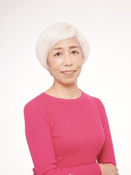 えがお美容室 【えがお美容室】グレイヘアにオススメ◎骨格補正ショート
