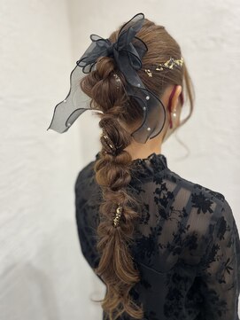 ミリ(Mm.) ヘアアレンジ　ヘアセット　編み下ろし　ロング　フィガーエイト