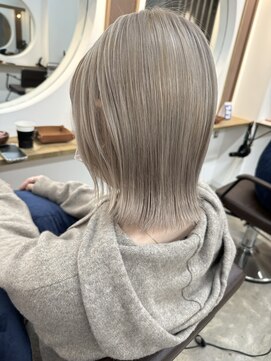 リプルバイメグ(Ripple by mEg) ～ぱつっと切りっぱなし外ハネボブ～