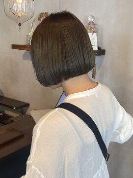 リフ デザイン ラボ(riff design labo) オリーブベージュ/ぱつっとボブ/グラデーションカラー