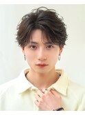 ツーブロックリバースフェザーショート