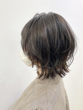 クラン 岡本(Chlan) ミディアムレイヤー　ボブルフ　アッシュグレー