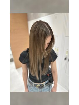 サロウィン 静岡 呉服町通り店(SALOWIN) 馴染ませハイライト♪#ハイライト#大人ハイライト#根本ぼかし