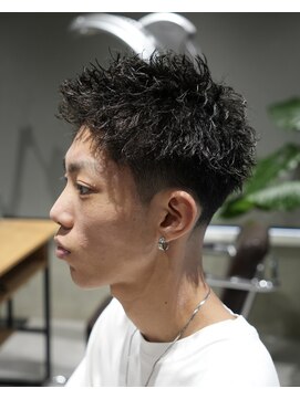 メッツ 原宿(METS) MEN'S/ツイストピンパーマ×テーパーフェード/ツイスパ