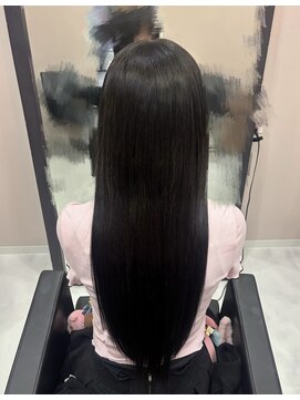 ビゼ 梅田(BIZE) バージンレミーエクステで自然ロングヘア