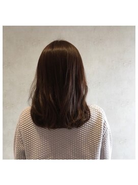 ライフ ウィズ ヘア(LIFE with HAIR) ツヤ感たっぷりの大人セミロング