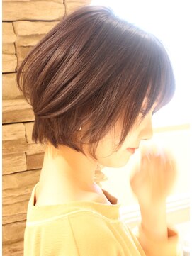 レウナ 外苑前(Reuna) 【30代40代50代】毛流れ綺麗な大人のひし形ボブ