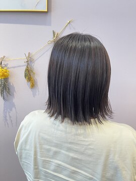 ハウス(HAUS.) 外はね、ボブ、切りっぱなし