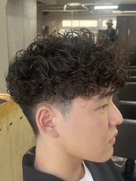 フイ 代々木(Hui) ハイトーンカラー/マッシュパーマ/アースカラー/men's/