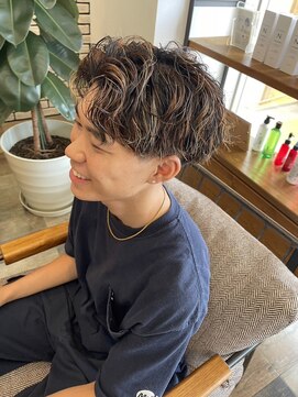 ノート ヘアーサロン(NOTE HAIR SALON) センターパート×ハイライト