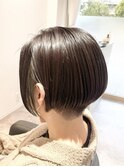 刈り上げ女子/ハンサムショート/インナーカラー/オリーブカラー