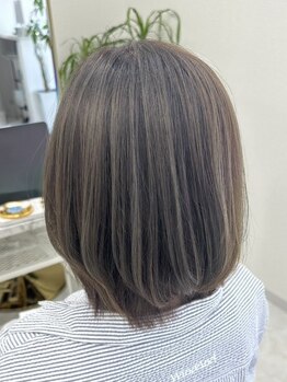 ヘアーメイク クーラ 行橋店(Hair make CURA)の写真/【行橋/髪質改善】最新の白髪ぼかしから定番の白髪染めまで、幅広い技術と知識を兼ね備えた実力派サロン◇