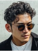 冬のイメチェン◎スペインカールパーマ×フェード