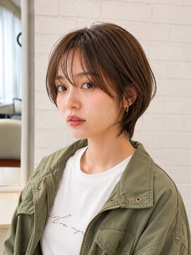 オラ ボーテ(Aura Beaute) 大人女子 ショートレイヤースタイル 顔周り小顔カット