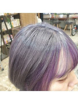 ゼットサロン(Z SALON) シルバー系にムラサキ　いたくないブリーチ◎