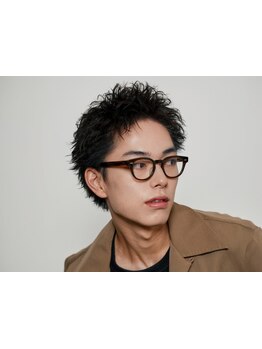 《全年代に人気の短髪スタイル》「ツイスパ×スパイキーショート」で抜け目ないカッコよさを＊[大分駅]