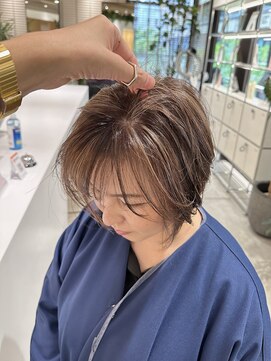 ステアケース 武蔵小杉店(stair:case) ベージュ白髪ぼかし大人ショートパーソナルカラー