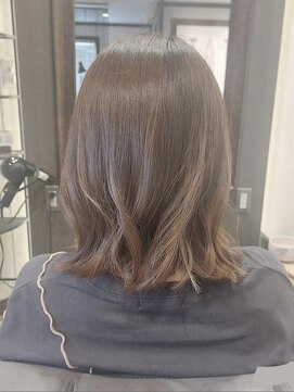 エニー(ENi) 黒髪カタログ/クラゲヘアー/オリーブグレー/辻堂