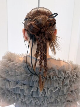 ロング暗めカラー韓国ヘア顔周りレイヤーおくれ毛_ba566161