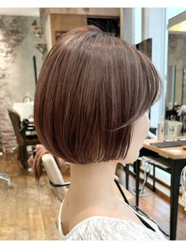 アフロート ルヴア(AFLOAT RUVUA) 【岩田莉奈】ナチュラルレイヤーショートでひし形シルエット新宿