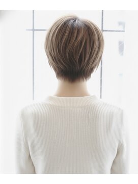 レウナ 外苑前(Reuna) 30代40代大人可愛いショートボブ　大人ショート　前髪