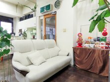 フォノ(fonoh)の雰囲気（カフェスペースを完備しております。ご自由にお飲みください。）