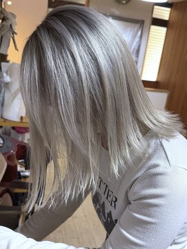 ブレイズヘアー(BLAZEhair) 【ツヤバツグンハイトーン】ホワイトシルバー×ブリーチ3回