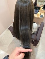 カミエ(kamie) 透明感のあるブラウンロング×毛先までまとまる上質な仕上がり