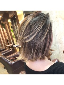 キー(kｅｙ) バレイヤージュアッシュベージュ