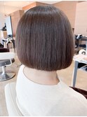 綺麗なラインの艶ボブ